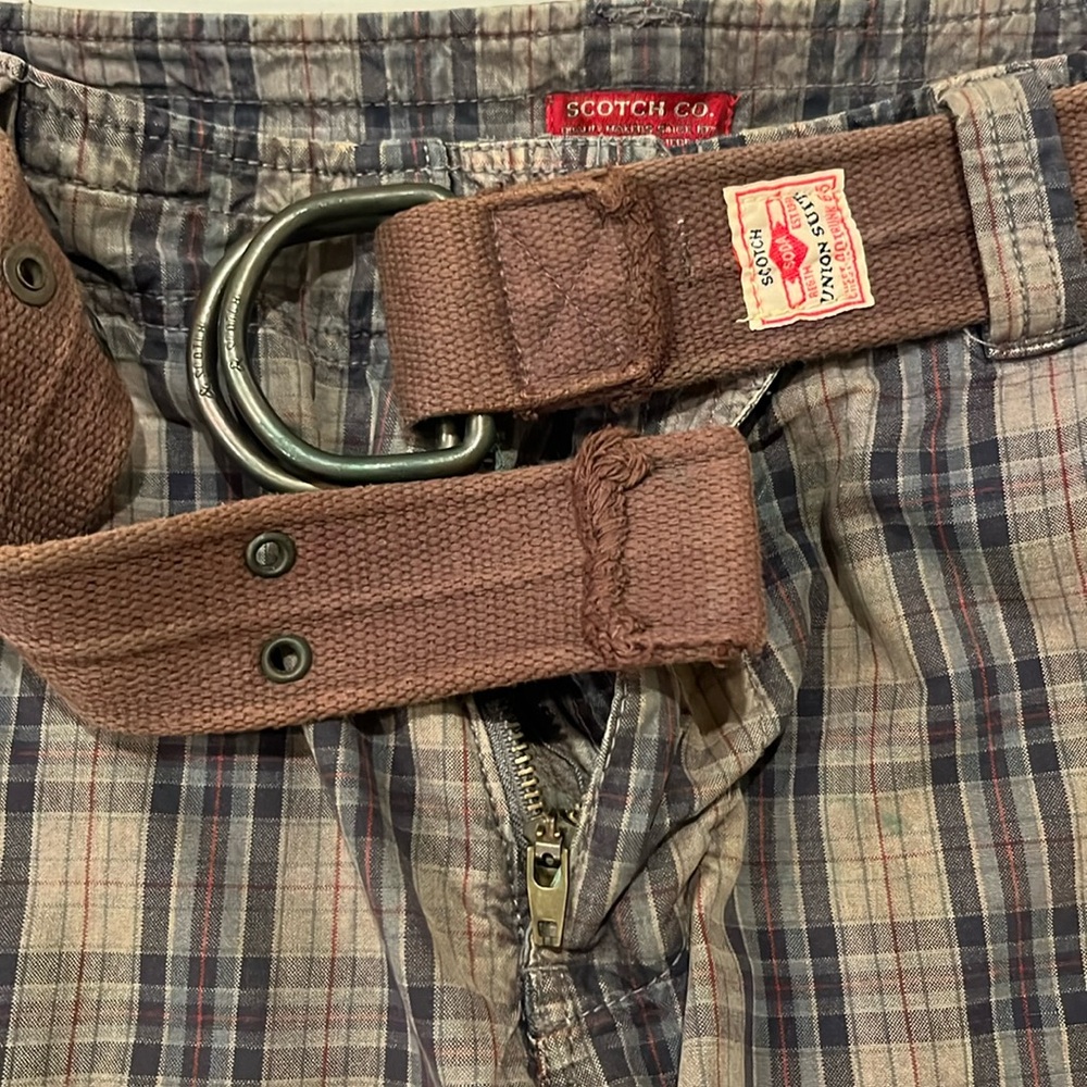 Scotch & Soda Co, men’s size 32 cargo shorts in plaid.